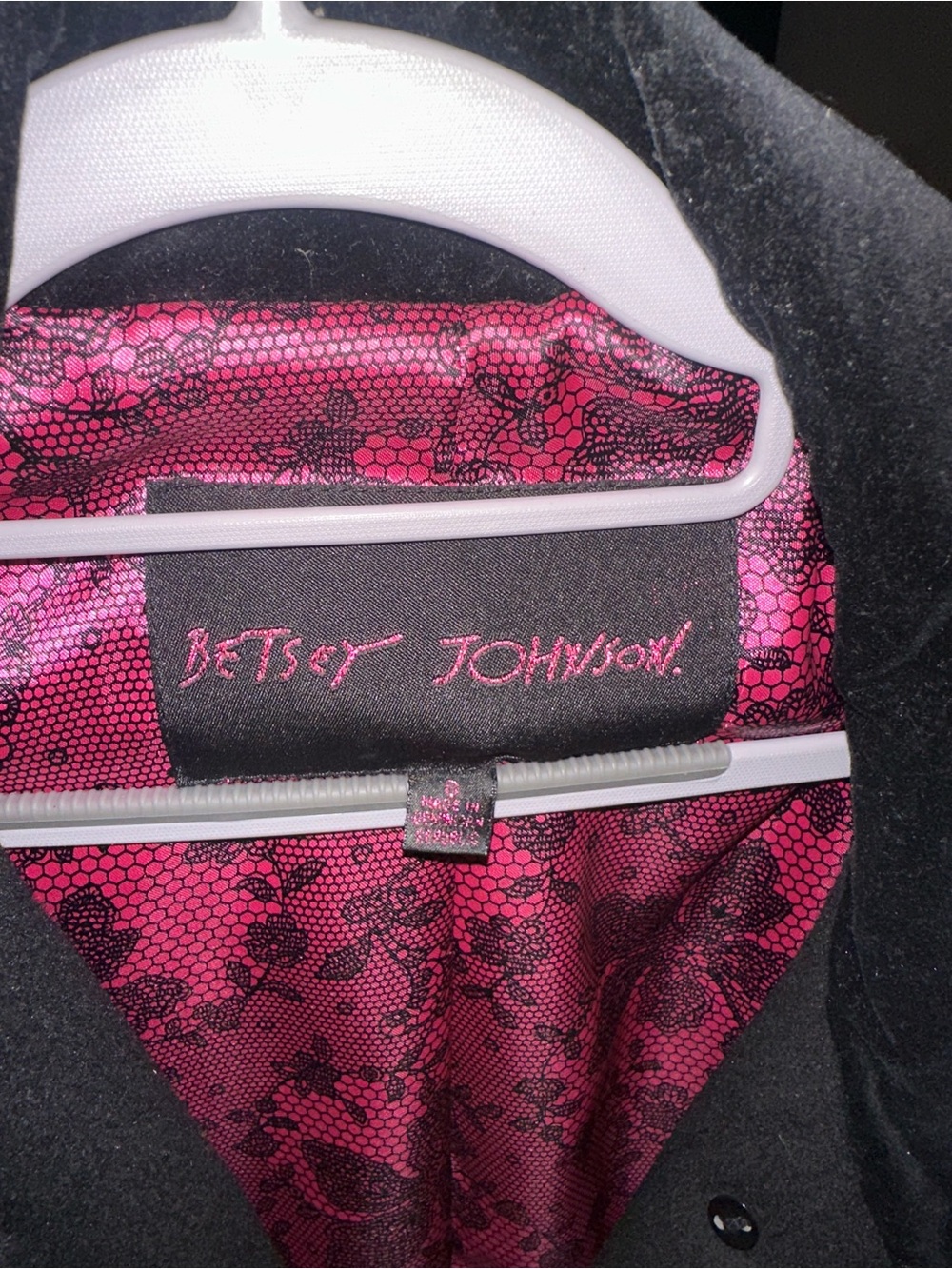Betsey Johnson Black Trench Coat with Pink Floral Lining - Picture 4 of 4